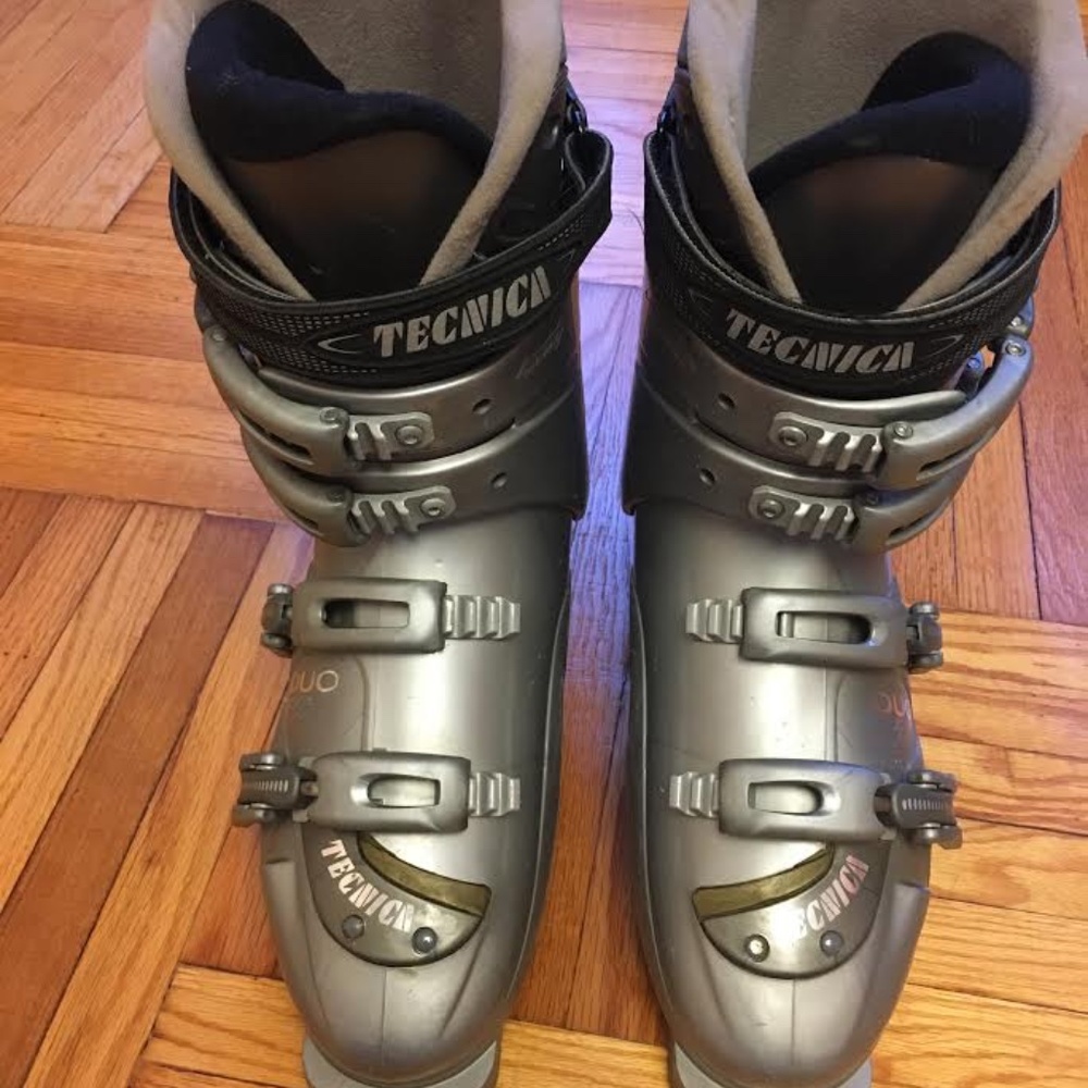 TECNICA DUO-50 Womens ski boots size 9.5